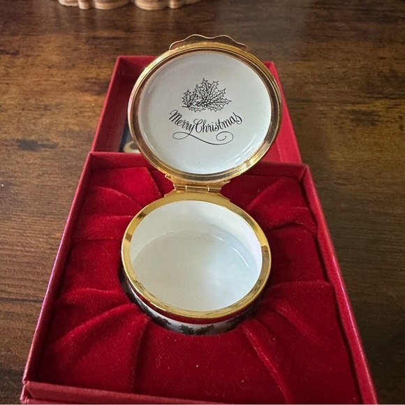 Halcyon Enamel Trinket box Victorian Christmas and Family Collectables - Picture 3 of 5